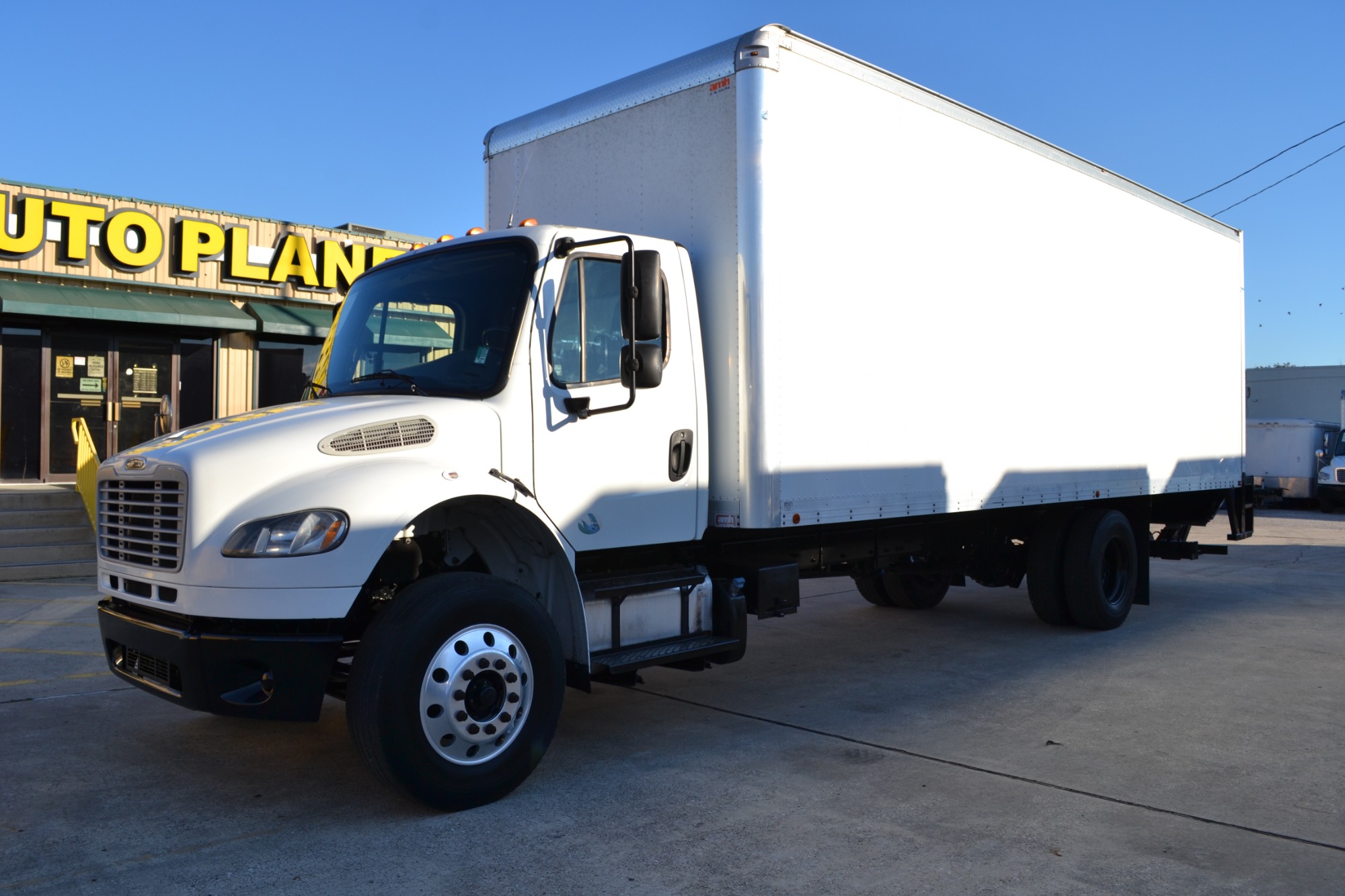 photo of 2016 FREIGHTLINER M2-106 26FT BOX 